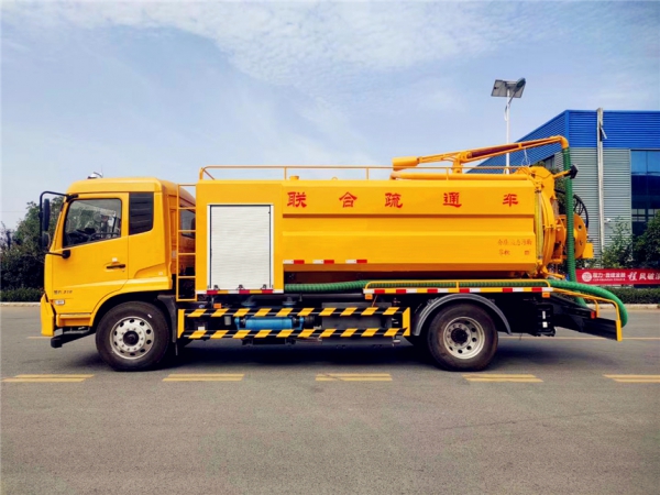 東風(fēng)天錦15方清洗吸污車 東風(fēng)天錦15方清洗吸污車