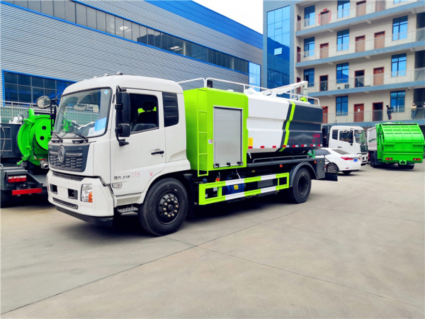 東風(fēng)天錦15方清洗吸污車 東風(fēng)天錦15方清洗吸污車