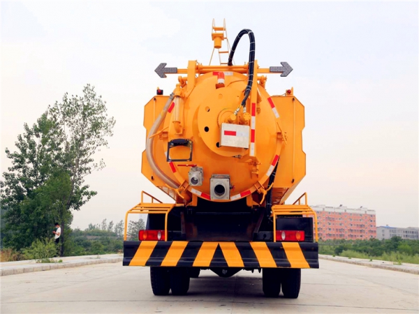 東風(fēng)天錦15方清洗吸污車 東風(fēng)天錦15方清洗吸污車